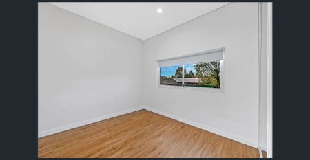 CLOSE TO STATION - Photo 3