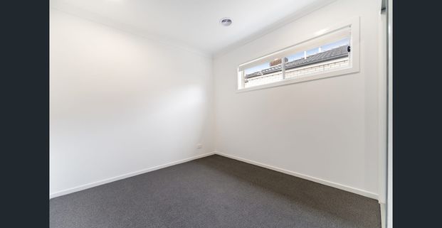 **RECEIVE ONE MONTH FREE RENT, ASK US HOW!!! Brand-New 3-Bedroom Home for Lease in Thriving Fraser Rise - Photo 1