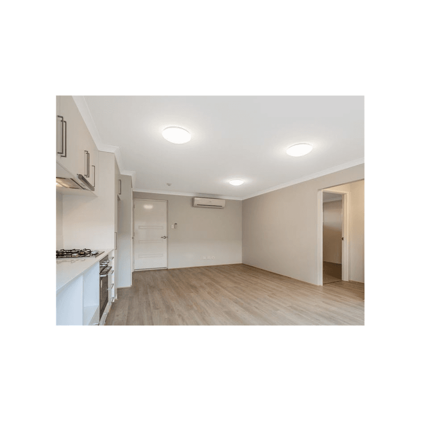 ROCKINGHAM 2 BEDROOM UNIT FOR LEASE - PRIME LOCATION - Photo 1