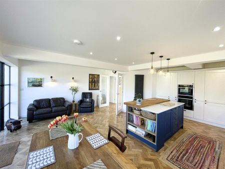 Kings Drive, Eastbourne BN21 2XD - Photo 3