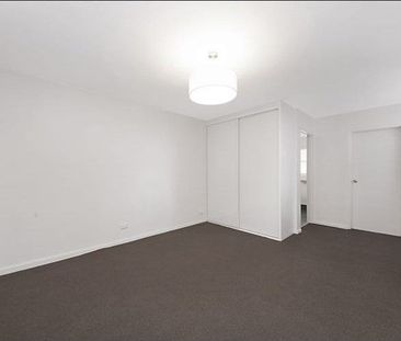 Parkside Studio Apartment In a Great Location - Photo 1