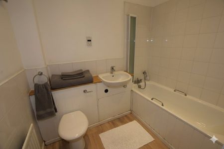 Amber Court, Brewers Gate, High Street, Romford, RM1 - Photo 3