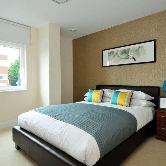 Trs Apartments, Ealing, UB2 - Photo 1