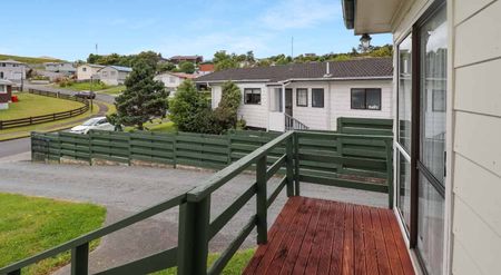 Family Home - Photo 5