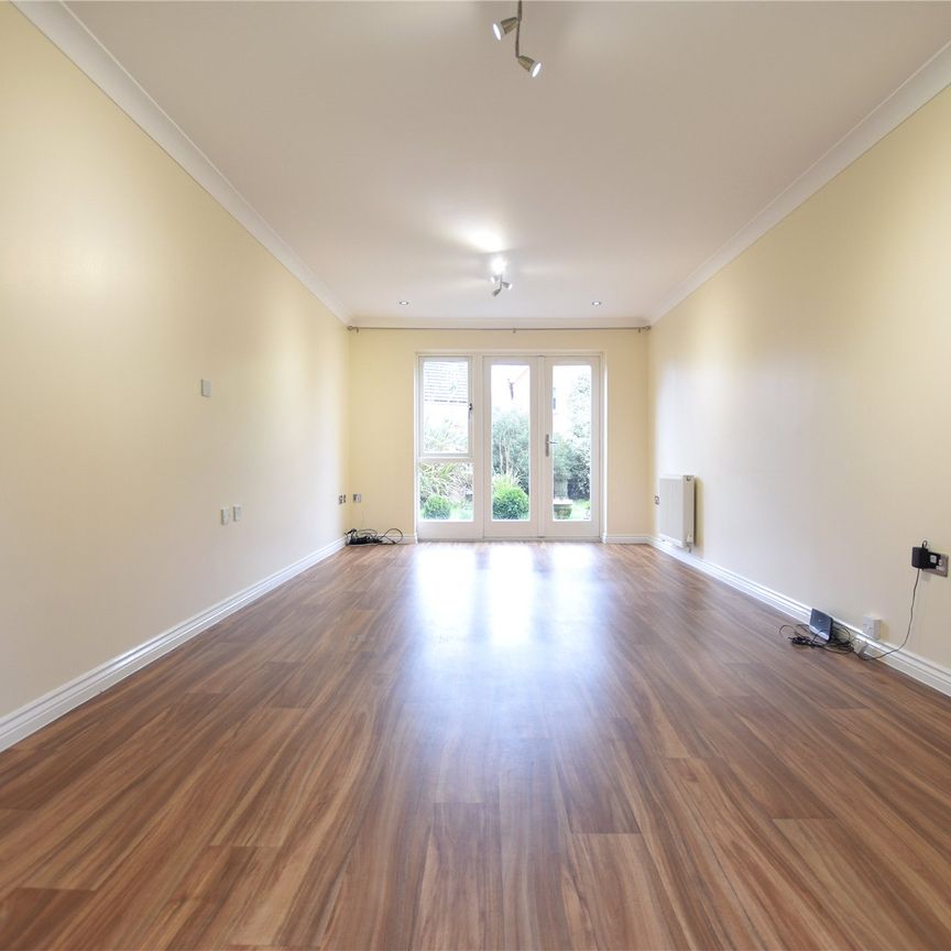4 bedroom House in Hawk Lane, Bracknell - Photo 1