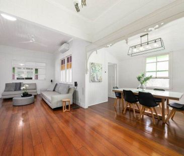Perfect Family Home in Clayfield - Photo 2