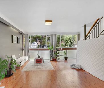 Multi-Level Unit in Leafy East Toowoomba - Photo 1