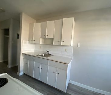 Style Manor - Photo 1