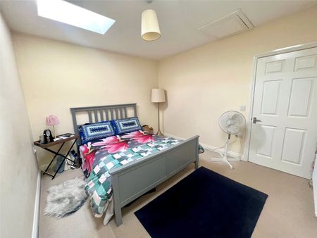 1 bedroom semi-detached bungalow to rent - Photo 3