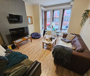 6 Bed - 12 Estcourt Terrace, Headingley, Leeds - LS6 3EX - Student - Photo 2
