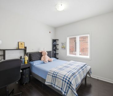For Lease - 24 Exhibition Crescent, Brampton, Ontario - Photo 1