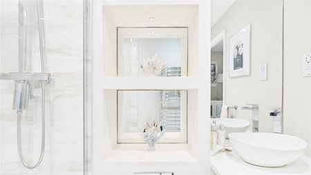 John Norman Grove, Lightwater - 1 bedroomProperty for lettings - Seymours - Photo 5