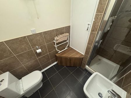 2 bedroom flat to rent - Photo 5