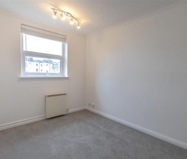 3 bedroom apartment to rent - Photo 3