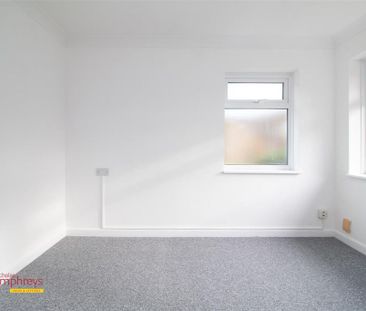 2 bedroom detached bungalow to rent - Photo 2