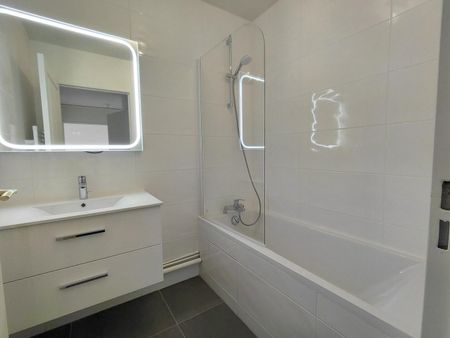 location Appartement T2 DE 46.95m² À PARIS - Photo 4
