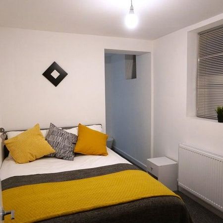 5 bedroom house of multiple occupation to rent - Photo 3