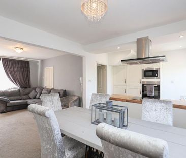 3 bedroom semi-detached house to rent - Photo 6