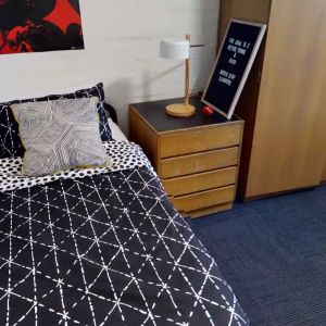 Single Room - Chisholm College - Photo 2