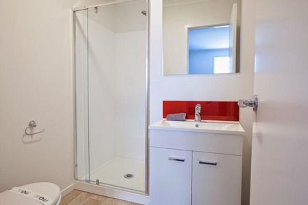 Short walk to Uni - Photo 4