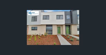 Modern & Spacious 3-Bedroom Townhouse in a Convenient Location - Photo 4