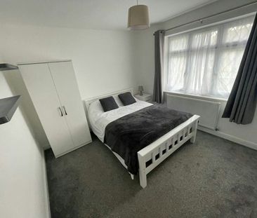 House share to rent on - Photo 1