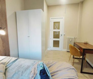 Room for rent in 7-bedroom apartment in Salamanca - Photo 4