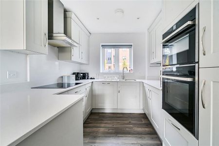 4 bedroom semi-detached house to rent - Photo 2