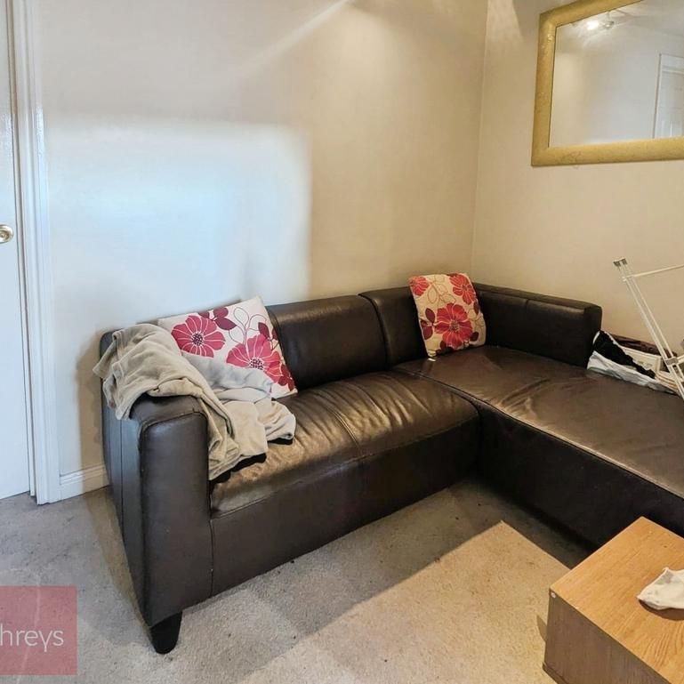 3 bedroom flat to rent - Photo 1