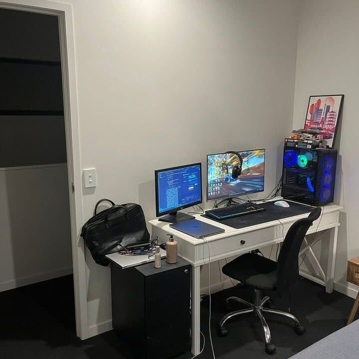 Greenslopes - Photo 1