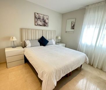 Luxury Townhouse for rent in Nueva Andalucia, Andalusia - Photo 3