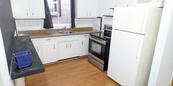 2bd, 1Bath 5 minutes walk to Eglinton W Subway - Photo 3