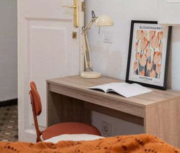 Room in a shared 7-bedroom apartment for rent in el Gòtic, bills in... - Photo 4
