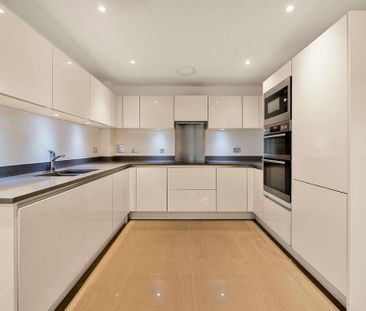 4 bedroom link detached house to rent - Photo 4