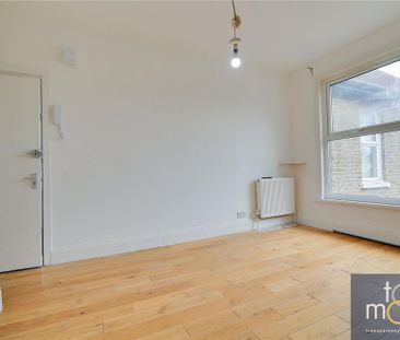 Studio to rent - Photo 6