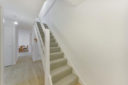 4 bedroom flat to rent - Photo 4
