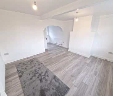 2 bedroom semi-detached house to rent - Photo 6