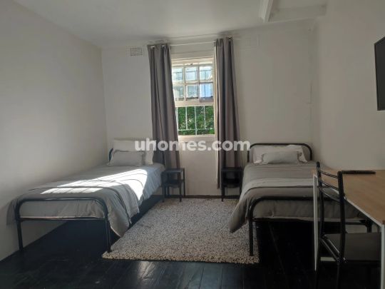 Room 3 #290B - Photo 1