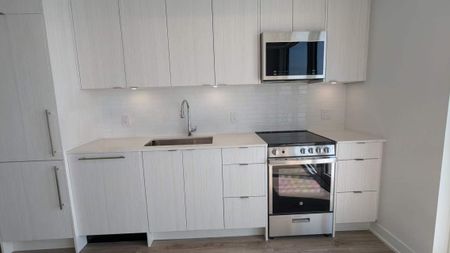 For Lease - 4130 Parkside Village Drive Unit# 809, Mississauga, Ontario - Photo 5