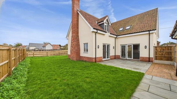 3 bedroom detached house to rent - Photo 1