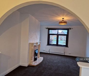 3 bedroom semi-detached house to rent - Photo 2