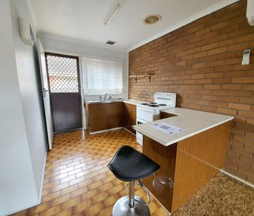 Comfortable and conveniently located, this 2-bedroom, 1-bathroom ho... - Photo 1