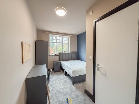 1 bedroom in a flat share to rent - Photo 3