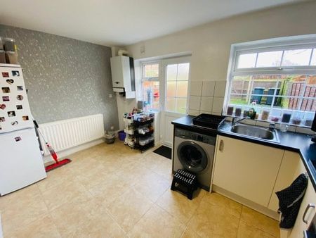 Cornell Drive, Nottingham, NG5 - Photo 4