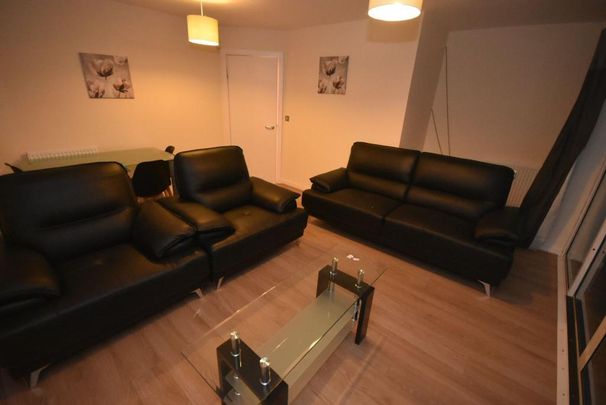 4 bedroom townhouse to rent - Photo 1