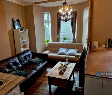 2 bedroom flat to rent - Photo 4