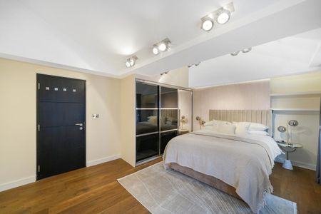 2 bedroom flat in Marylebone - Photo 5