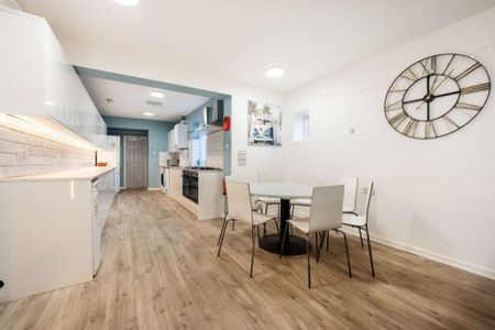 9 bedroom terraced house to rent - Photo 2