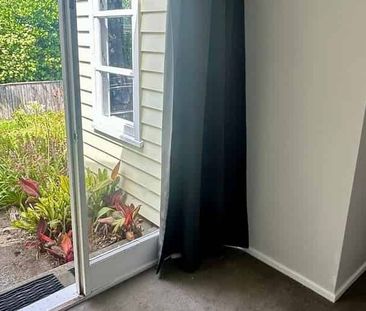 Sunny 3BR Family Home in Raumati South - Photo 2