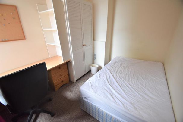 4 bedroom terraced house to rent - Photo 1